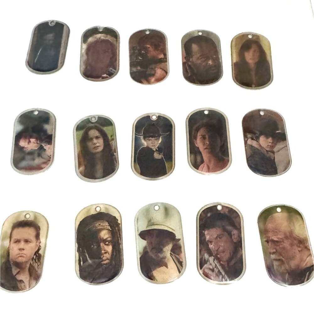 The Walking Dead Collectible Dog Tag Set of 15 Character Images Keyring